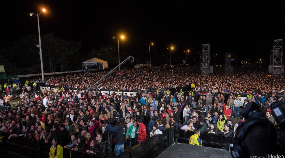 Fotografía del público de Salsa al Parque 2015