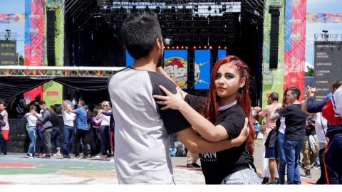 Fotografía de Salsa al Parque - Público bailando